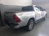 TOYOTA - HILUX - 2016/2016 - Cinza - R$ 179.000,00