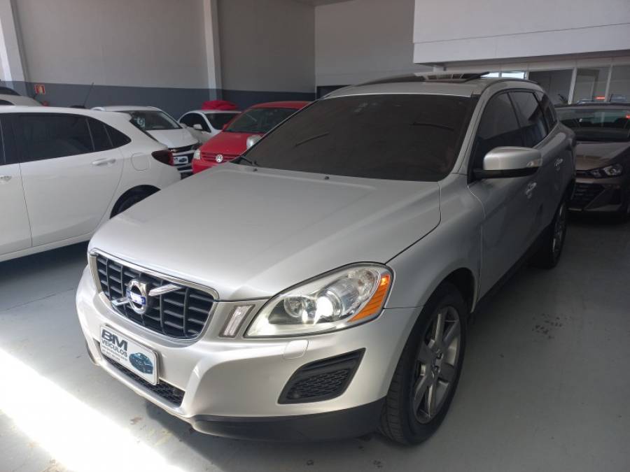 VOLVO - XC60 - 2011/2012 - Prata - R$ 75.000,00