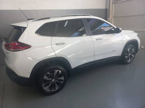 CHEVROLET - TRACKER - 2023/2024 - Branca - R$ 131.000,00
