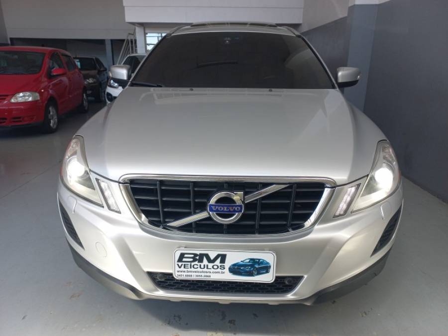 VOLVO - XC60 - 2011/2012 - Prata - R$ 75.000,00