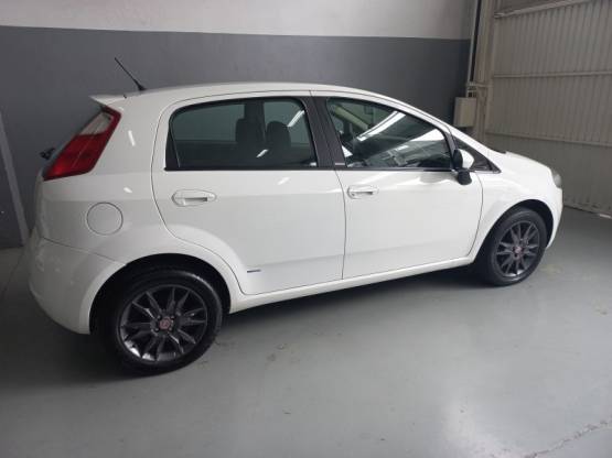 FIAT - PUNTO - 2012/2012 - Branca - R$ 35.000,00