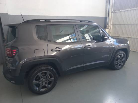 JEEP - RENEGADE - 2023/2023 - Cinza - R$ 104.900,00