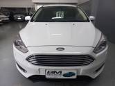 FORD - FOCUS - 2015/2016 - Branca - R$ 73.000,00