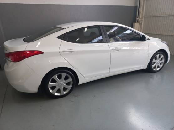 HYUNDAI - ELANTRA - 2012/2013 - Branca - R$ 63.000,00
