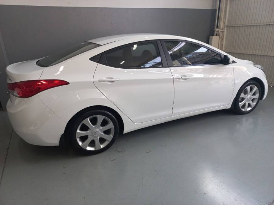 HYUNDAI - ELANTRA - 2012/2013 - Branca - R$ 63.000,00