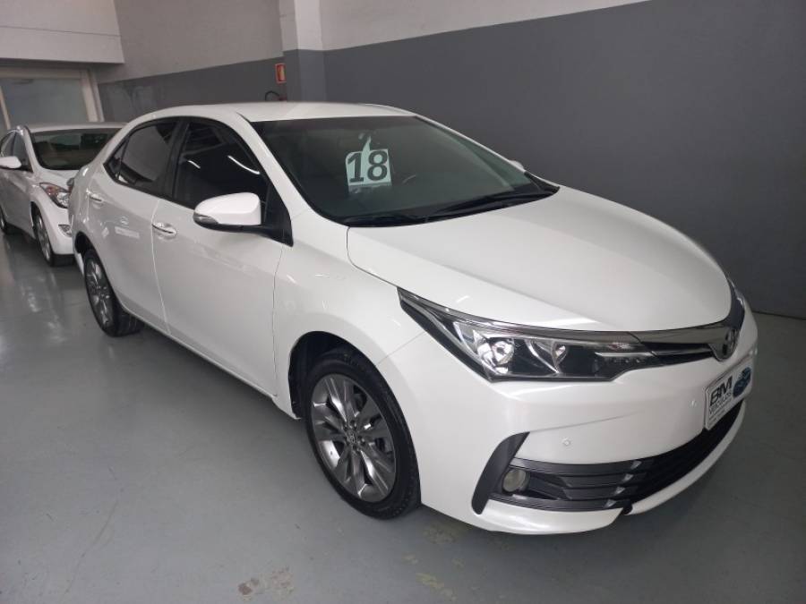 TOYOTA - COROLLA - 2017/2018 - Branca - R$ 103.000,00
