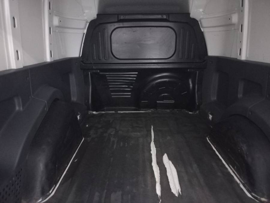 FIAT - FIORINO - 2013/2014 - Branca - R$ 57.000,00