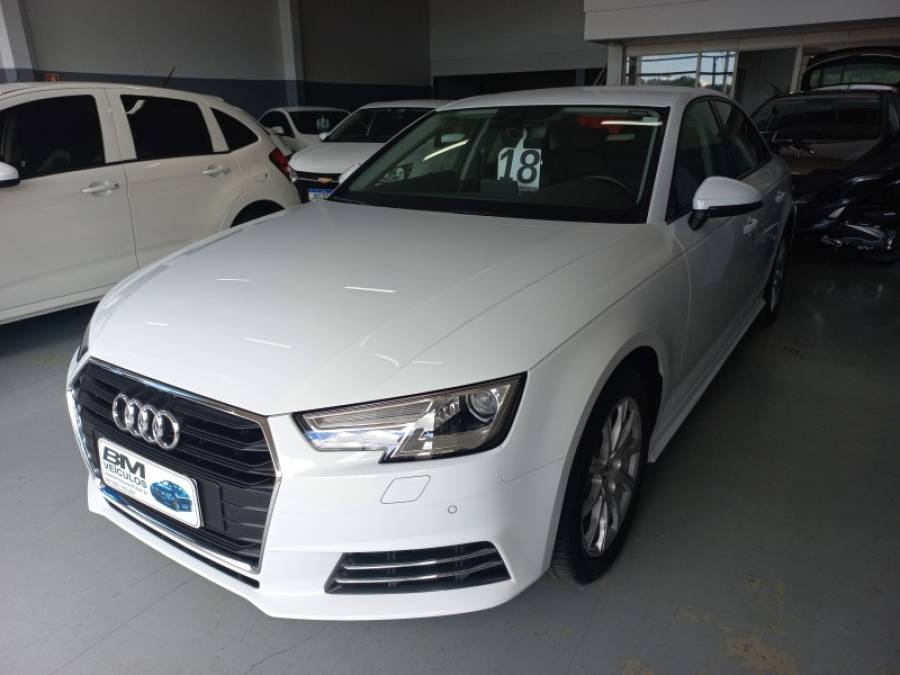 AUDI - A4 - 2018/2018 - Branca - R$ 110.000,00