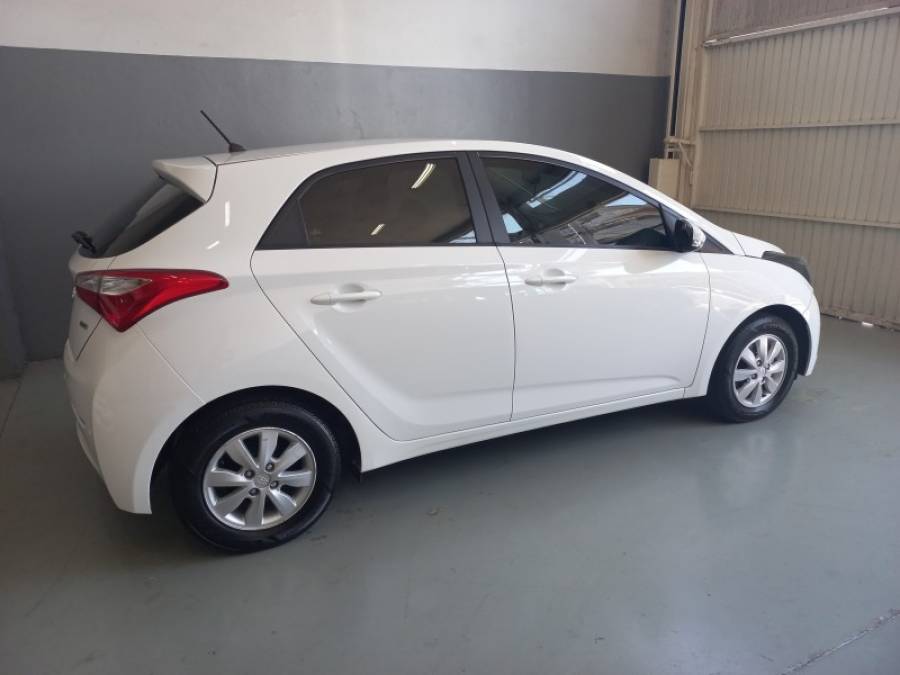 HYUNDAI - HB20 - 2014/2014 - Branca - R$ 42.000,00