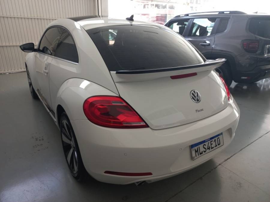 VOLKSWAGEN - FUSCA - 2013/2014 - Branca - R$ 109.000,00