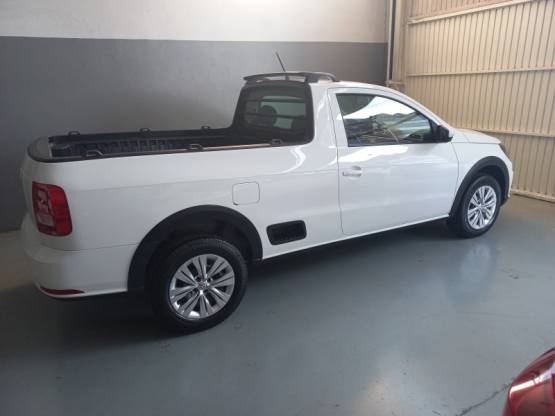 VOLKSWAGEN - SAVEIRO - 2019/2020 - Branca - R$ 64.000,00