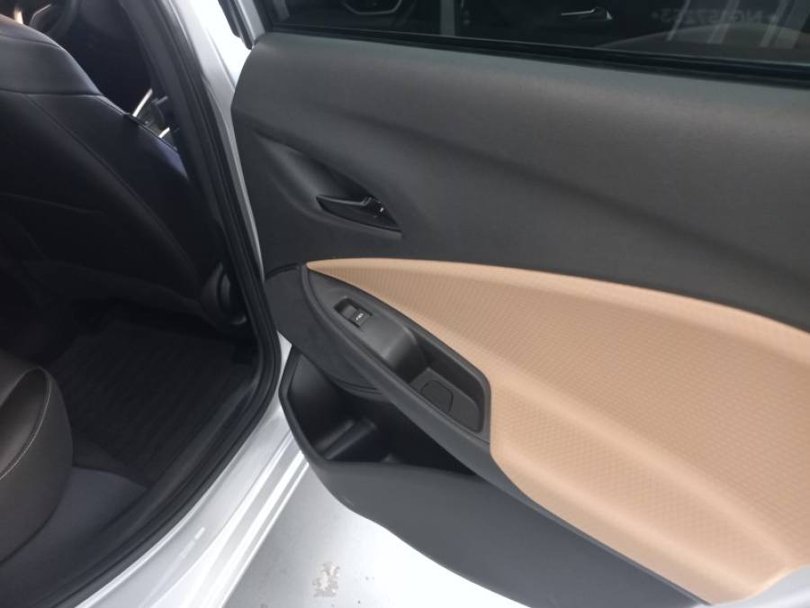 CHEVROLET - ONIX - 2021/2022 - Prata - R$ 82.900,00