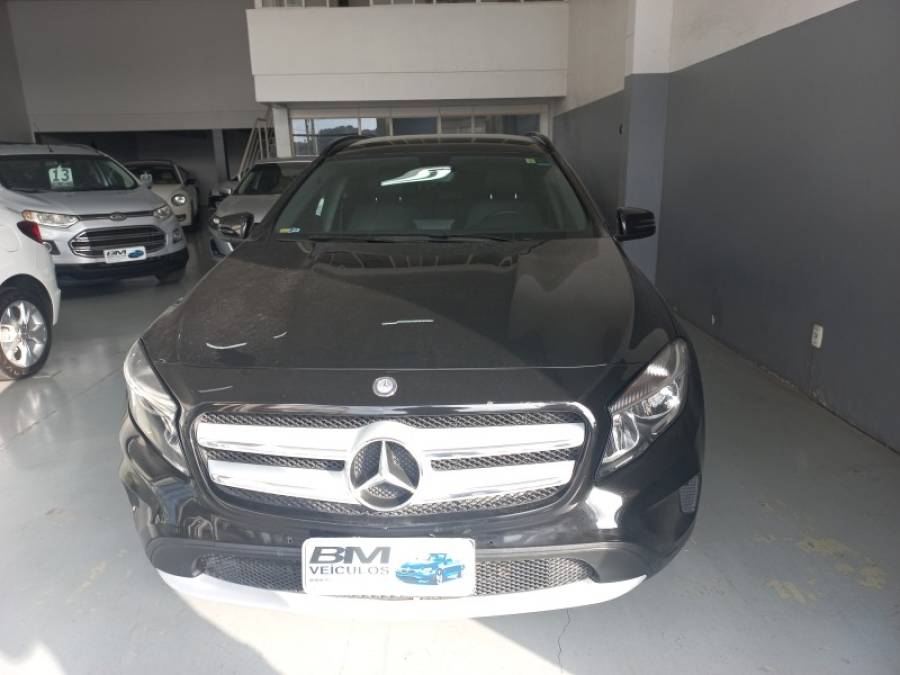 MERCEDES-BENZ - GLA 200 - 2015/2015 - Preta - R$ 103.000,00