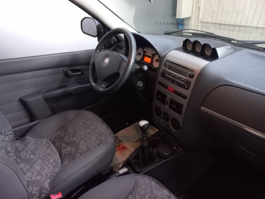 FIAT - STRADA - 2009/2010 - Cinza - R$ 65.000,00