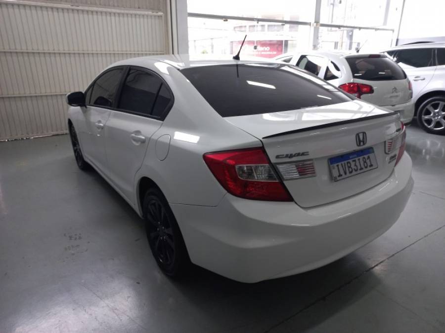 HONDA - CIVIC - 2013/2014 - Branca - R$ 73.000,00