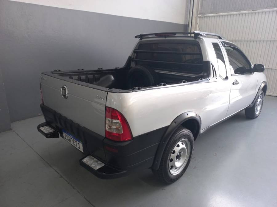 FIAT - STRADA - 2011/2012 - Prata - R$ 41.000,00