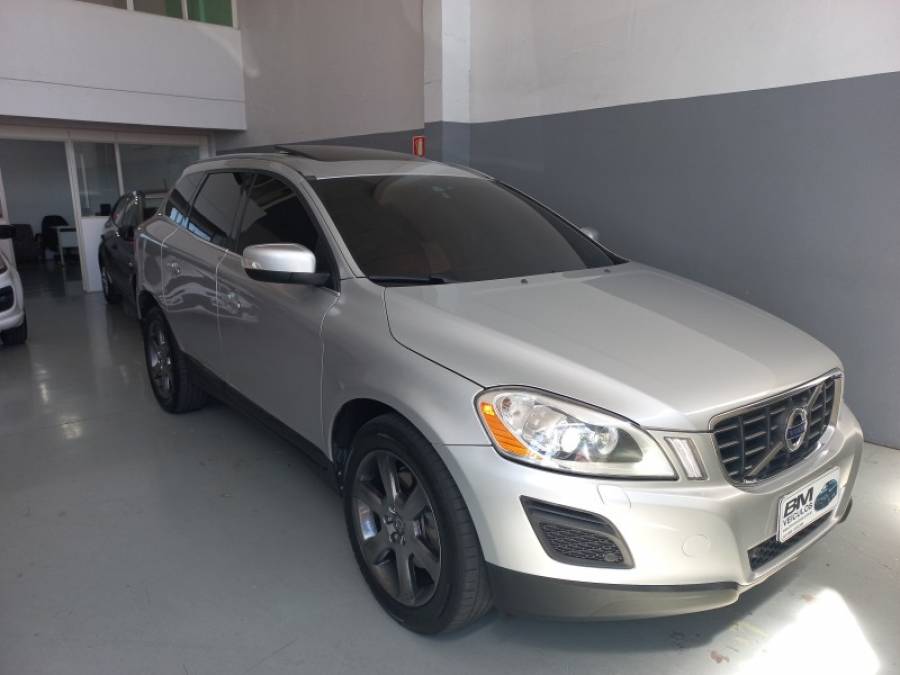 VOLVO - XC60 - 2011/2012 - Prata - R$ 75.000,00