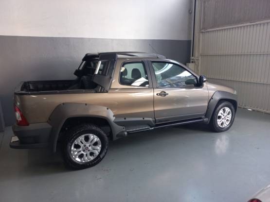 FIAT - STRADA - 2009/2010 - Cinza - R$ 65.000,00