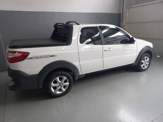 FIAT - STRADA - 2018/2019 - Branca - R$ 76.000,00