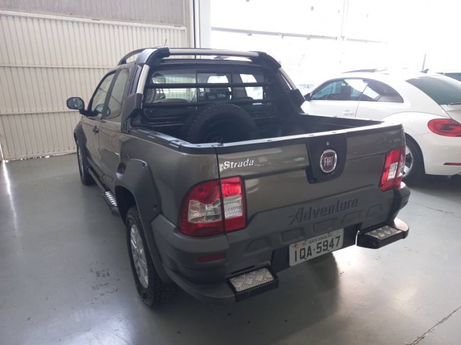 FIAT - STRADA - 2009/2010 - Cinza - R$ 65.000,00