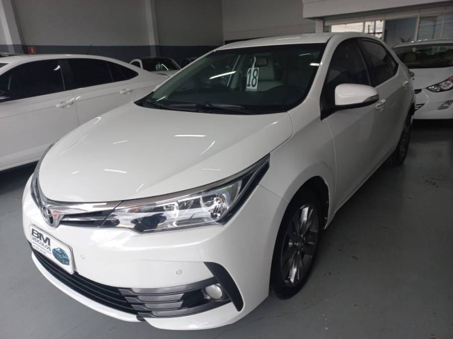 TOYOTA - COROLLA - 2017/2018 - Branca - R$ 103.000,00