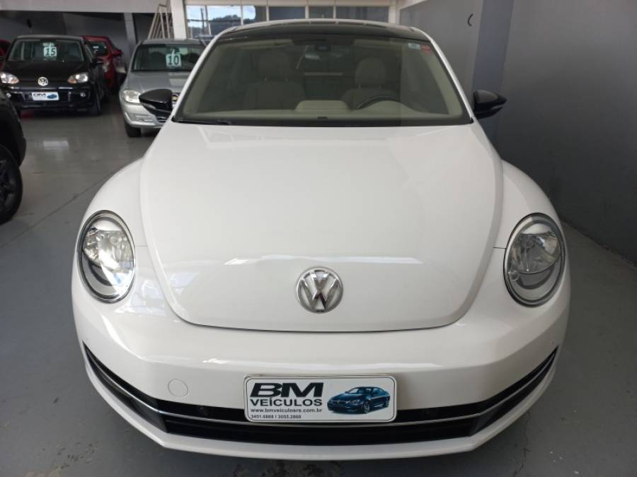 VOLKSWAGEN - FUSCA - 2013/2014 - Branca - R$ 109.000,00