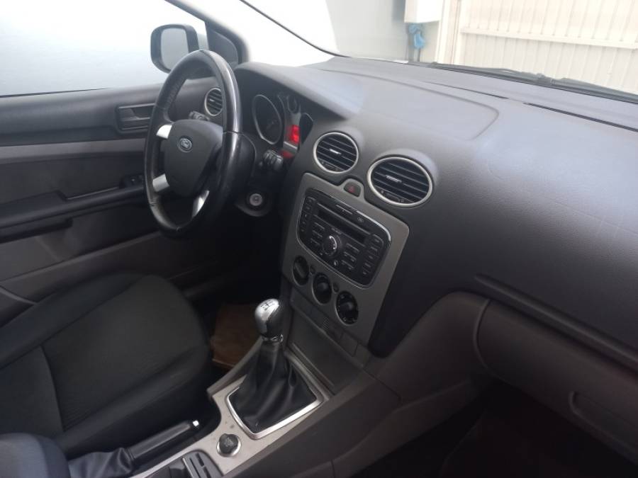 FORD - FOCUS - 2012/2013 - Prata - R$ 45.000,00