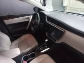 TOYOTA - COROLLA - 2017/2018 - Branca - R$ 103.000,00
