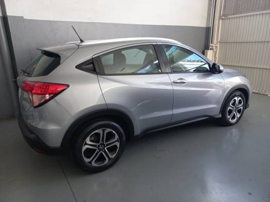 HONDA - HR-V - 2017/2018 - Cinza - R$ 94.900,00