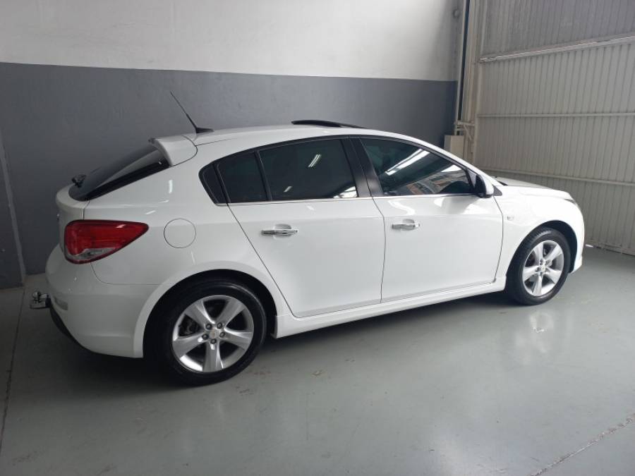 CHEVROLET - CRUZE - 2013/2014 - Branca - R$ 74.900,00