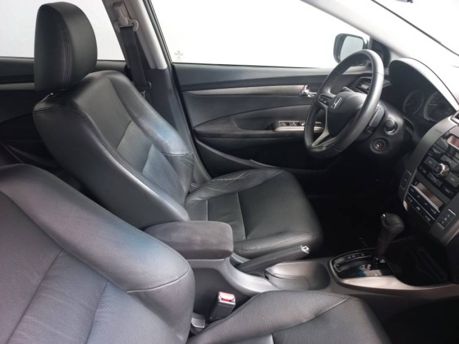 HONDA - CITY - 2012/2013 - Preta - R$ 58.900,00
