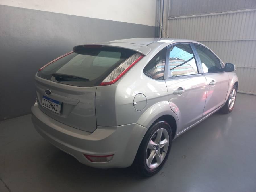 FORD - FOCUS - 2012/2013 - Prata - R$ 45.000,00