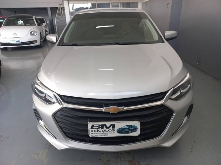 CHEVROLET - ONIX - 2021/2022 - Prata - R$ 82.900,00