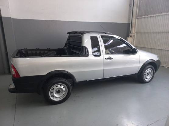 FIAT - STRADA - 2011/2012 - Prata - R$ 41.000,00