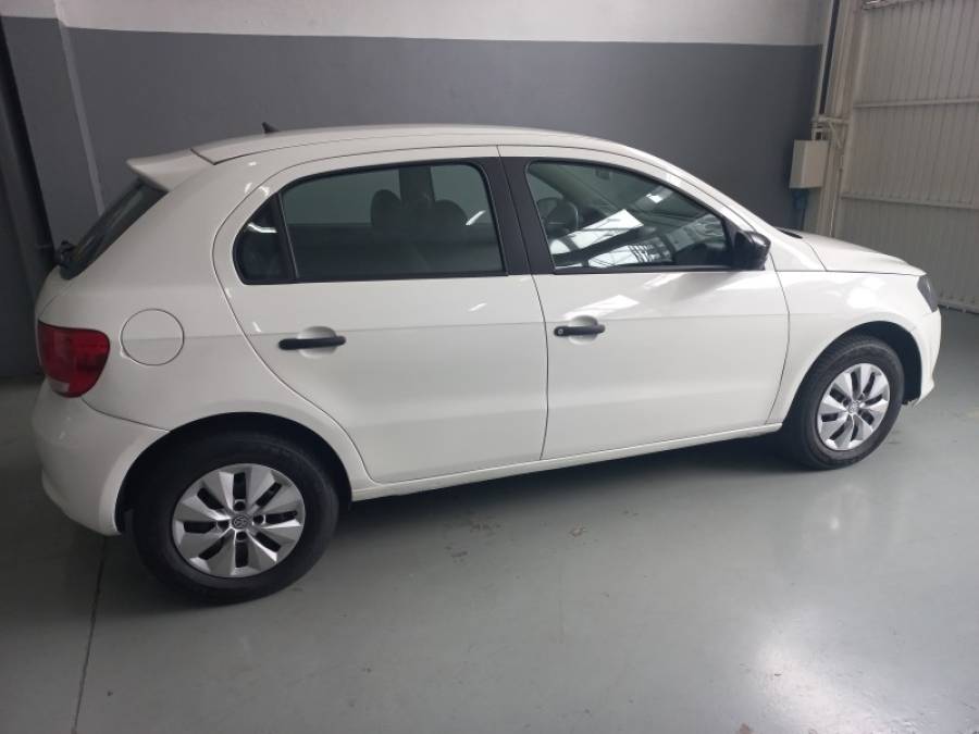 VOLKSWAGEN - GOL - 2014/2015 - Branca - R$ 39.900,00