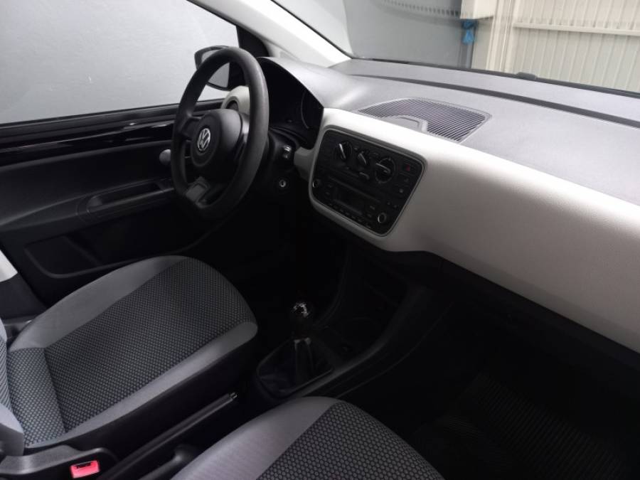 VOLKSWAGEN - UP - 2014/2015 - Preta - R$ 39.900,00