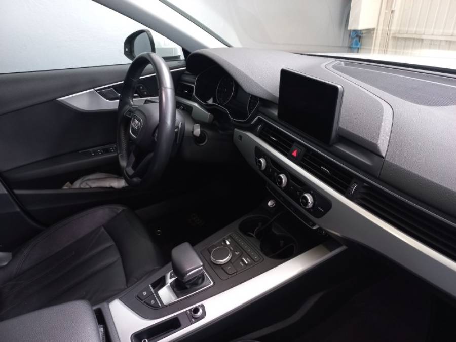 AUDI - A4 - 2018/2018 - Branca - R$ 110.000,00
