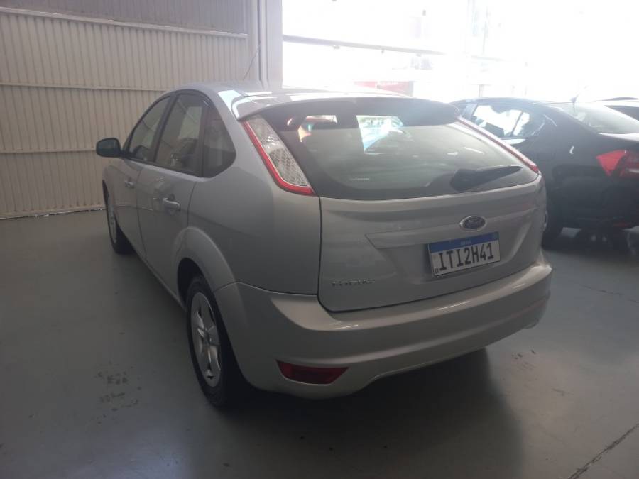 FORD - FOCUS - 2012/2013 - Prata - R$ 45.000,00