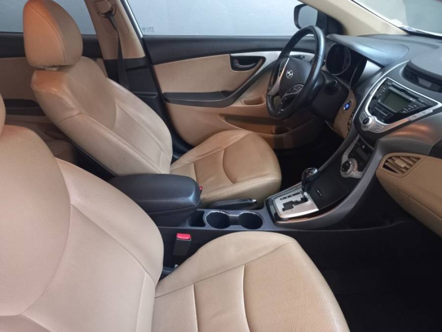 HYUNDAI - ELANTRA - 2012/2013 - Branca - R$ 63.000,00