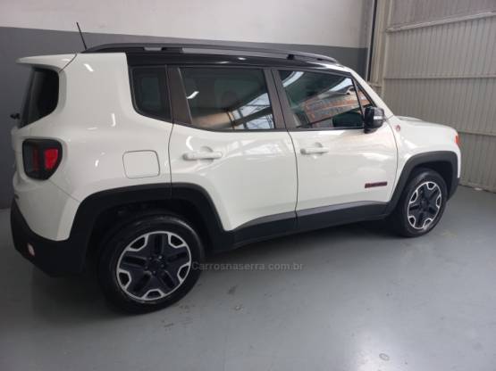 JEEP - RENEGADE - 2016/2016 - Branca - R$ 86.000,00