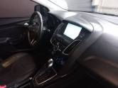 FORD - FOCUS - 2015/2016 - Branca - R$ 73.000,00