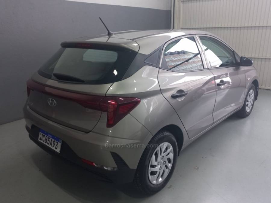 HYUNDAI - HB20 - 2023/2024 - Prata - R$ 69.900,00