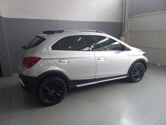 CHEVROLET - ONIX - 2019/2019 - Prata - R$ 75.000,00