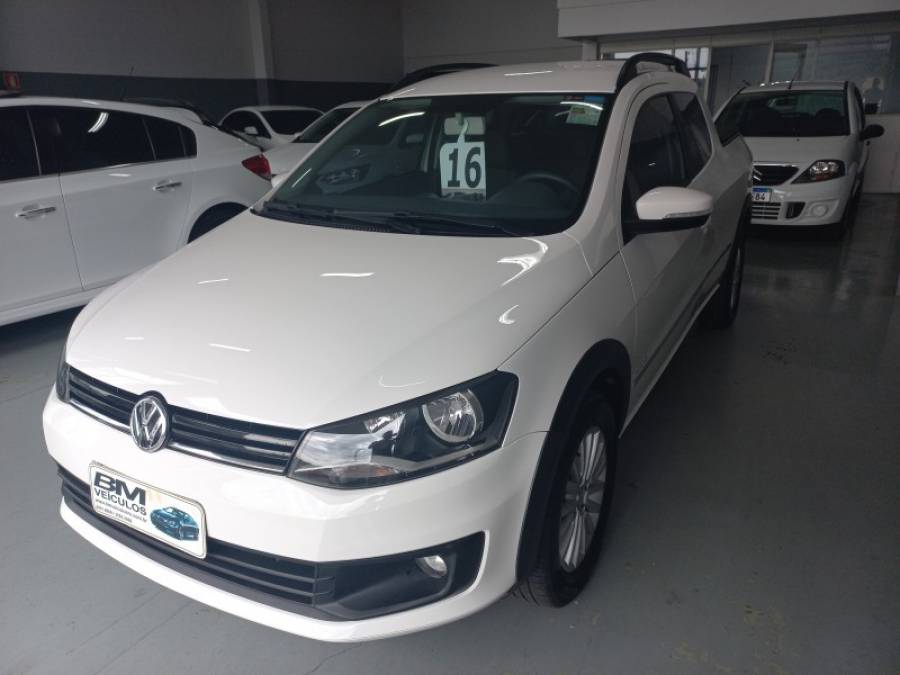 VOLKSWAGEN - SAVEIRO - 2015/2016 - Branca - R$ 68.900,00