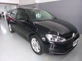 VOLKSWAGEN - GOLF - 2013/2014 - Preta - R$ 81.000,00