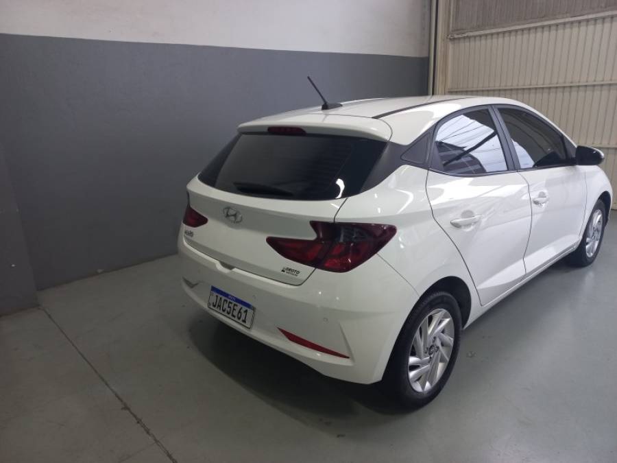 HYUNDAI - HB20 - 2020/2021 - Branca - R$ 65.000,00