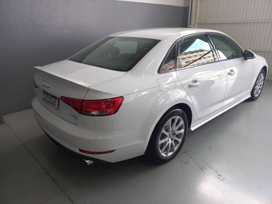 AUDI - A4 - 2018/2018 - Branca - R$ 110.000,00