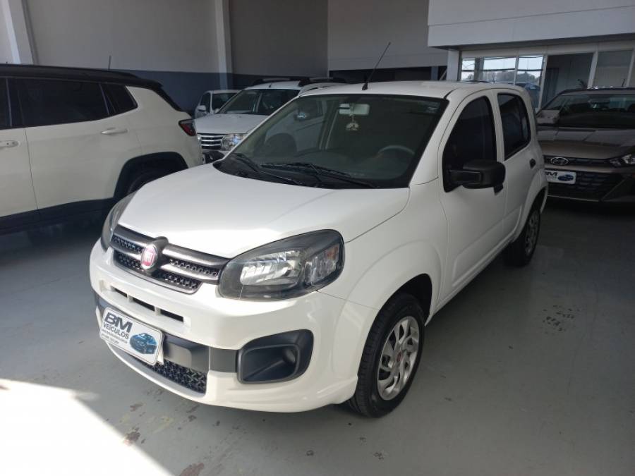 FIAT - UNO - 2020/2021 - Branca - R$ 48.000,00