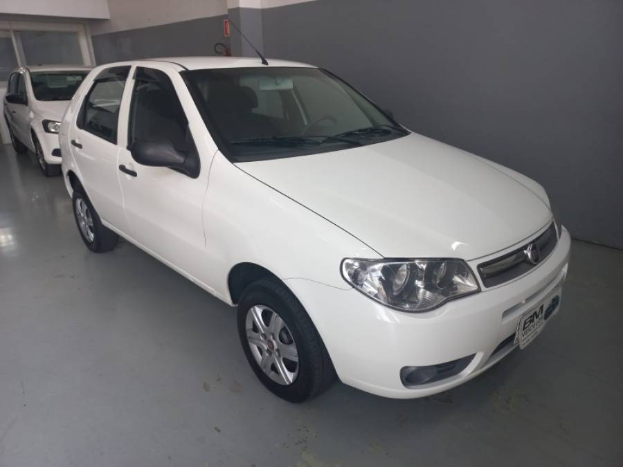 FIAT - PALIO - 2012/2013 - Branca - R$ 33.000,00