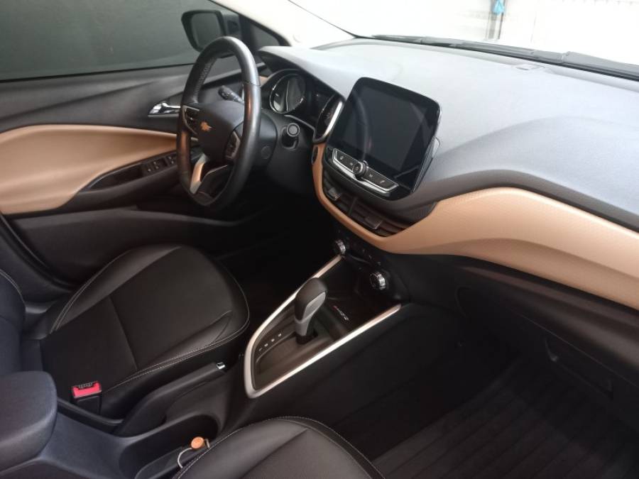 CHEVROLET - ONIX - 2021/2022 - Prata - R$ 82.900,00